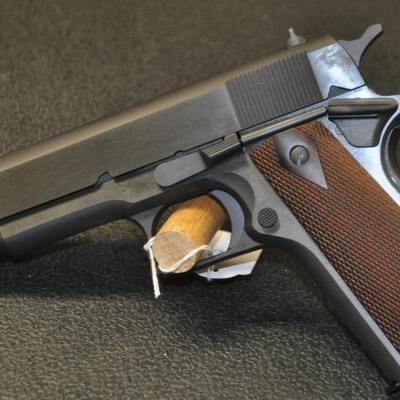 Colt 1911Gov  by CZ